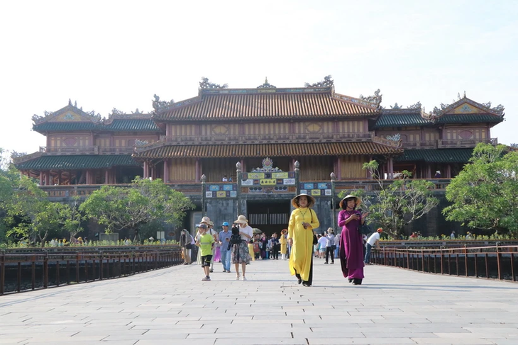 트어티엔-후에성, 고급 궁전 관광 투어 마련 - ảnh 1