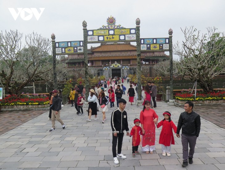 트어티엔-후에성, 설 기간에 10만 명 관광객 유치 - ảnh 1