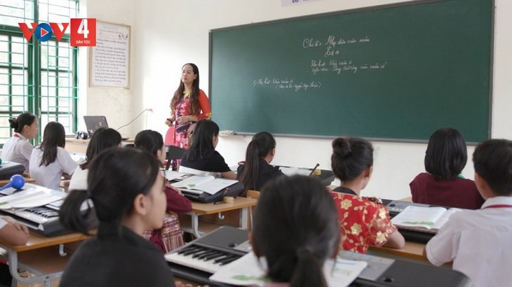 디엔비엔성, 학교 내의 소수민족 문화적 정체성 보존 및 발휘 활동 - ảnh 2