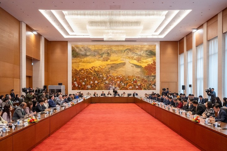 브엉 딘 후에 국회의장, 미국-아세안 비즈니스 협의회 기업 대표단과 만나 - ảnh 2