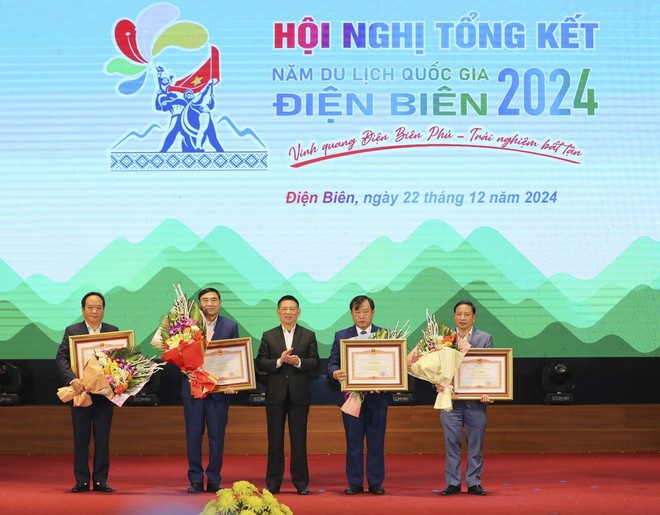 2024년 디엔비엔성을 찾은 관광객 수 180만여 명 기록 - ảnh 1