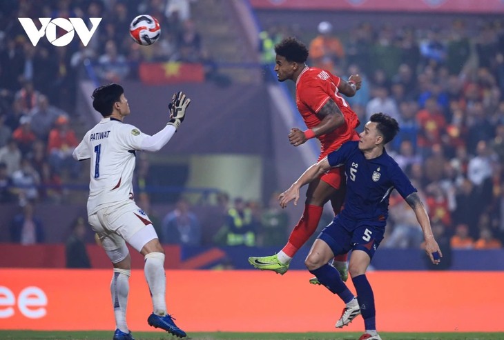 ‘김상식호’ 베트남 남자 축구, AFF컵 결승 1차전에 태국 2대1로 승리 - ảnh 1