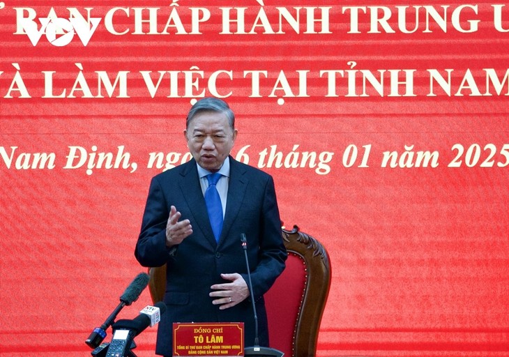 또 럼 당 서기장, 남딘성 방문 - ảnh 1