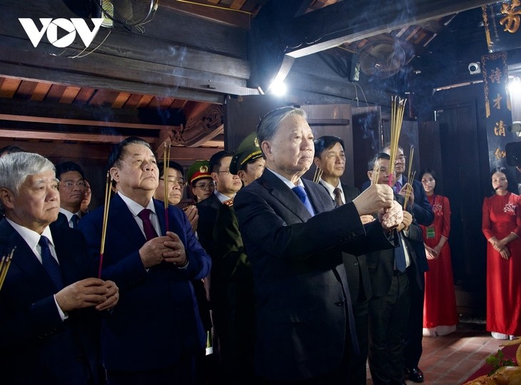 또 럼 당 서기장, 남딘성 방문 - ảnh 2