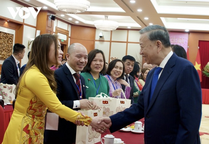 또 럼 당 서기장, 재외 베트남 교포 대표단 만나 - ảnh 1