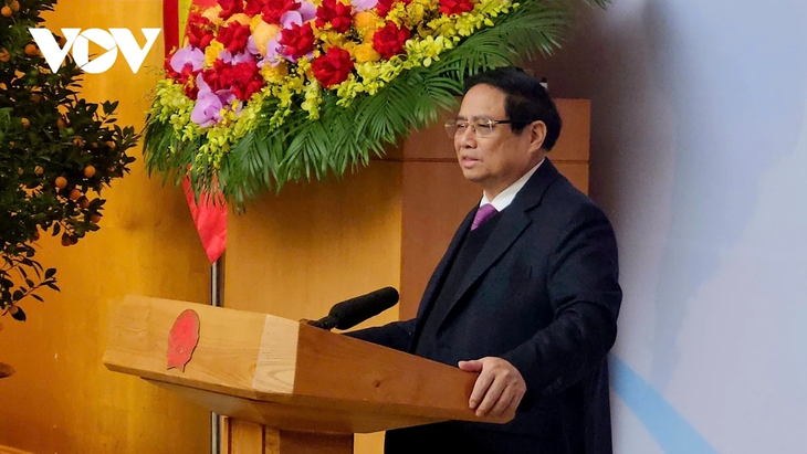 팜 민 찐 총리, 성장 촉진 위해 은행 부문에 해결책 당부 - ảnh 1