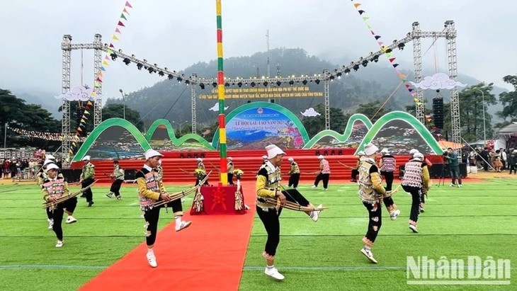 거우따오(Gầu Tào), 옌바이성 몽족 공동체 최대 축제 - ảnh 7