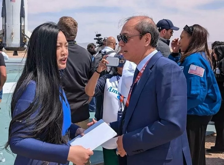 르엉 끄엉 국가주석, 최초의 베트남계 女 우주비행사에 축전 보내 - ảnh 1