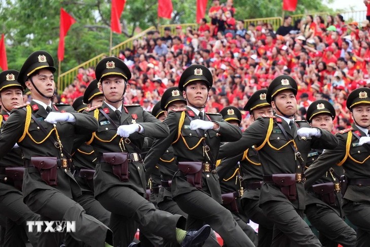 베트남 해양 도시 하이퐁, 감동과 열정의 시가행진 펼쳐 - ảnh 1