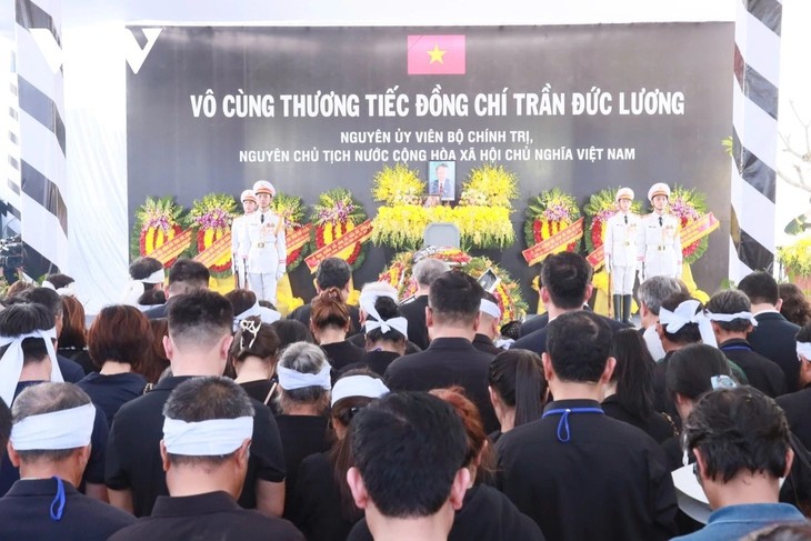 故 쩐 득 르엉(Trần Đức Lương) 전 베트남 국가주석 안장식 - ảnh 3