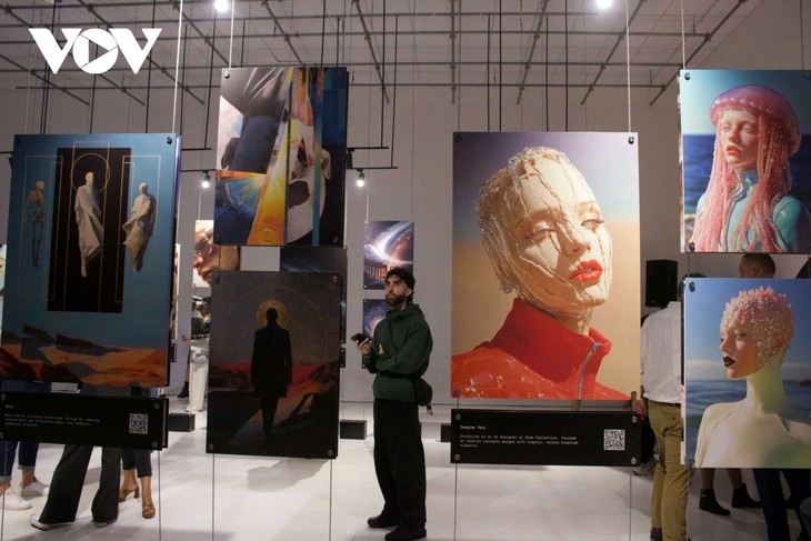 호찌민시, 세계 ‘AI 예술가’ 작품 60점 전시 - ảnh 1