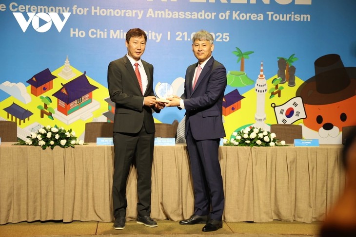 韓 김상식 감독, 베트남 주재 한국 관광대사로 임명  - ảnh 1