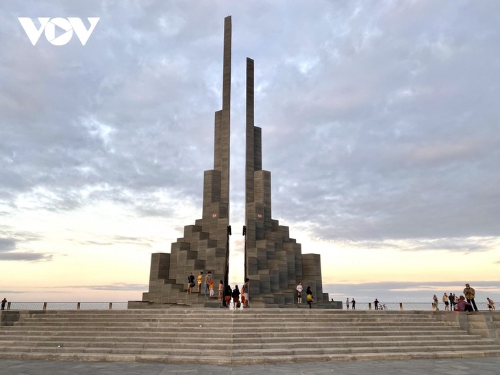 푸옌, 2025년 올여름 관광 수요 진작 프로그램 펼쳐 - ảnh 1