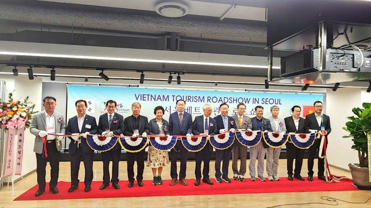 베트남과 한일 새로운 여행 삼각지대, 아시아 관광 흐름 재편 - ảnh 1