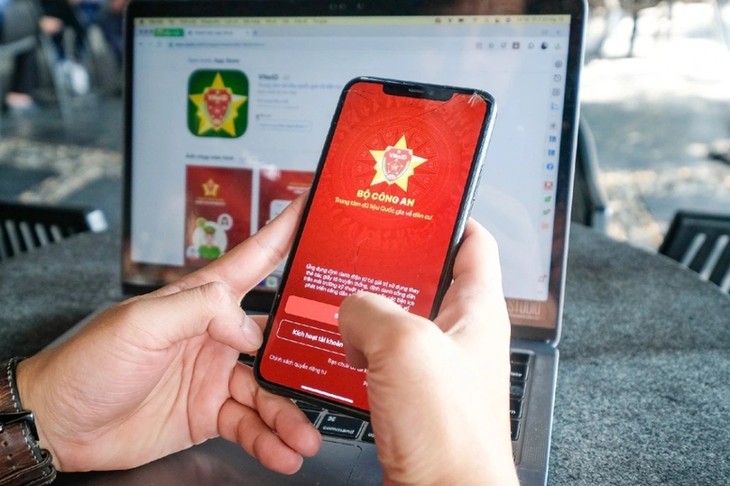 팜 민 찐 총리, ‘전자 신원 확인’과 연계된 국민‧기업 위한 기술 솔루션 추진 지시 - ảnh 1