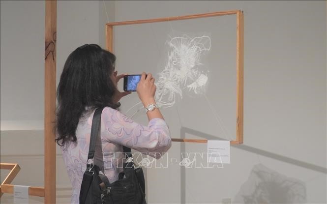 현대적 창의의 흐름 속 ‘HER-ITAGE’ 베트남 자수 전시회 - ảnh 3