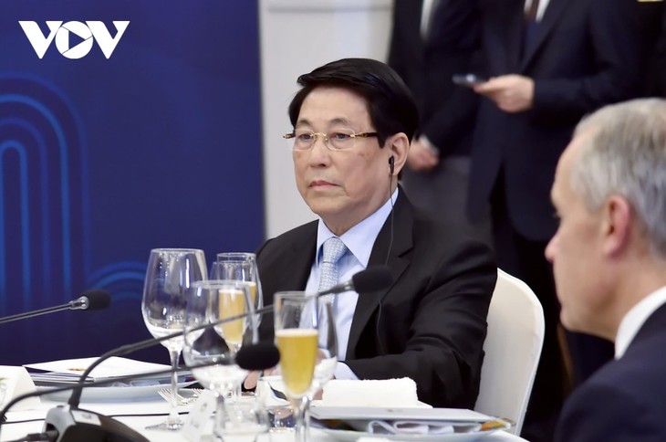 르엉 끄엉 국가주석, 경주서 열린 APEC 정상 환영 만찬 참석 - ảnh 2