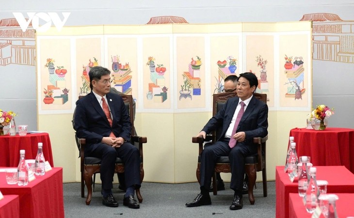 ‘방한 중인’ 르엉 끄엉 국가주석, 부산 시장 접견 - ảnh 2