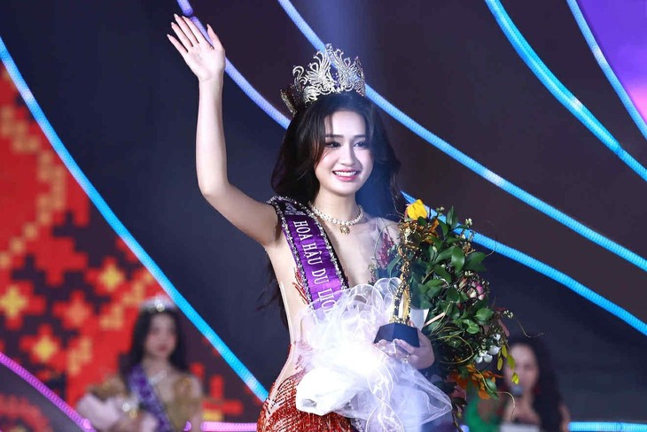 하노이 출신 미인, '2025년 베트남 민족 관광 미인대회' 우승 - ảnh 1