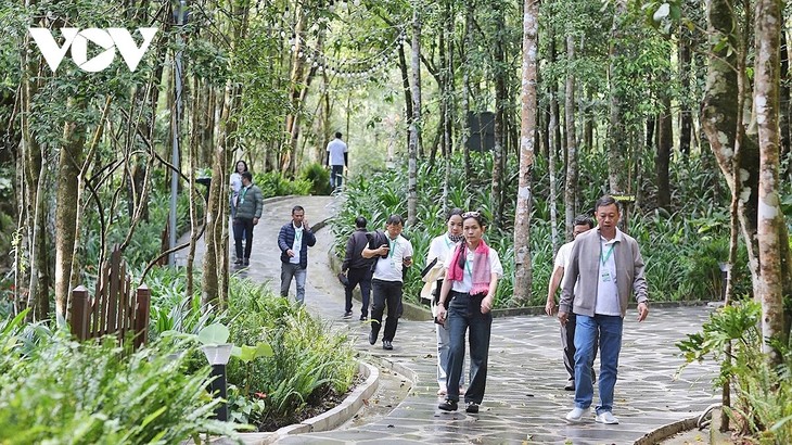 럼동성에서 ‘2025년 국가 녹색 관광 연례포럼’ 개최 - ảnh 1