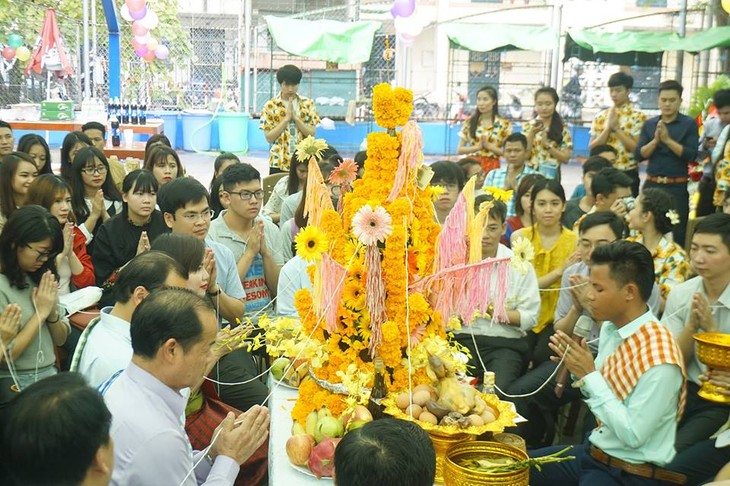 ក្លិបវប្បធម៌ឡាវ-ទីកន្លែងតភ្ជាប់មនោសញ្ជេតនា - ảnh 2