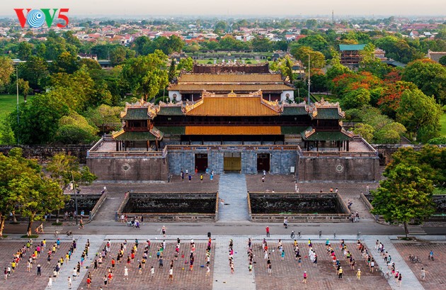 អភិវឌ្ឍន៍ទេសចរណ៍ទៅជាផ្នែកសេដ្ឋកិច្ចមុខព្រួញ - ảnh 1