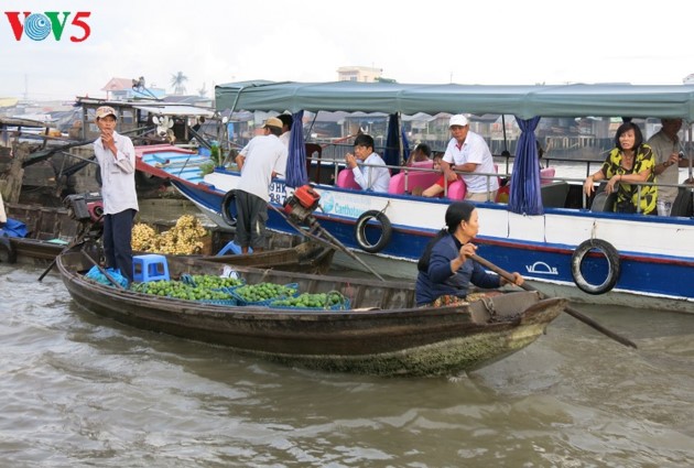 លក្ខណៈវប្បធម៌ដ៏វិសេសវិសាលនៅផ្សារបណ្តែតទឹកភាគខាងលិចប្រទេសវៀតណាម - ảnh 2