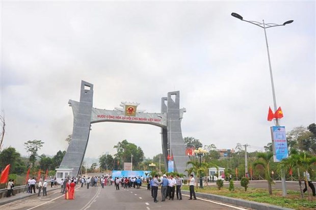 ពិធីសម្ពោធសំណង់សំខាន់នៅច្រកទ្វារព្រំដែនអន្តរជាតិ Le Thanh ខេត្ត Gia Lai - ảnh 1