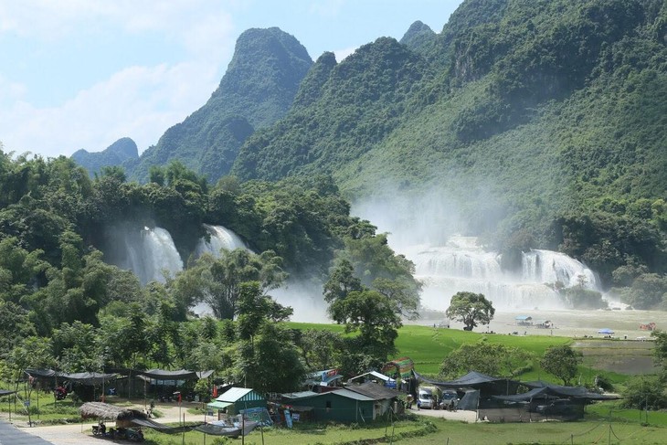 ល្បាក់ទឹក Ban Gioc - ល្បាក់ទឹកធំស្គឹមស្គៃនៅតំបន់អាស៊ីអាគ្នេយ៍ - ảnh 1