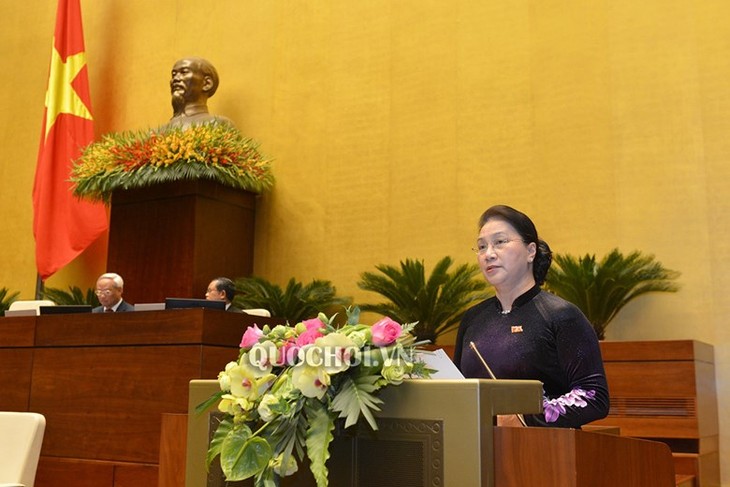 សម័យប្រជុំលើកទី៨ រដ្ឋសភាវៀតណាមនីតិកាលទី១៤សម្រេចរបៀបវារៈស្ដីពី បញ្ហាសេដ្ឋកិច្ចសង្គមសំខាន់ជាច្រើន - ảnh 1