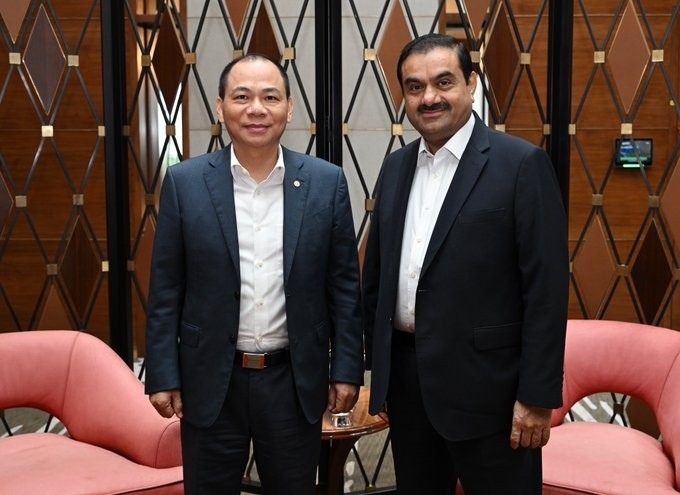 មហាសេដ្ឋីឥណ្ឌាលោក Gautam Adani ពិភាក្សាអំពីឱកាសអាជីវកម្មជាមួយលោក Pham Nhat Vuong - ảnh 1