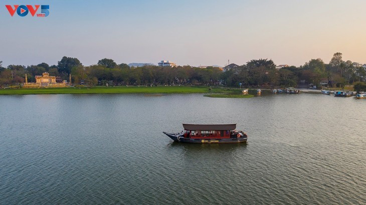 Thua Thien Hue ស្ថិតក្នុងបញ្ជីគោលដៅទេសចរណ៍អាស៊ីដែលគួរឲ្យទៅទស្សនានៅឆ្នាំ ២០២៤ - ảnh 12