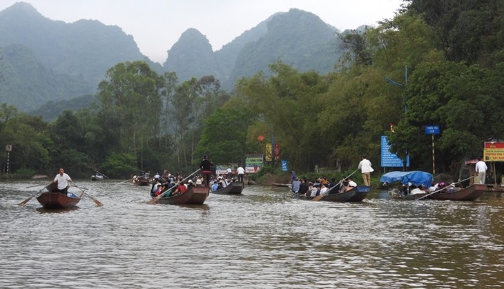 អញ្ជើញទៅអបអរពិធីបុណ្យវត្ត Huong នាដើមនិទាឃរដូវ - ảnh 1