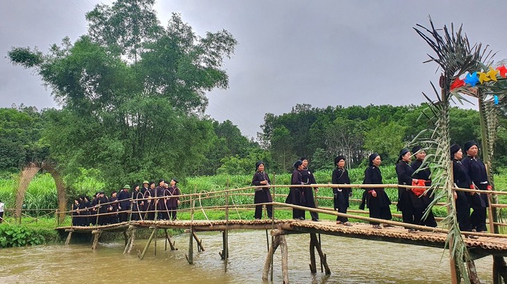 ផ្សារស្នេហា Xuan Duong៖ ពិធីបុណ្យដ៏វិសេសវិសាលរបស់ជនជាតិ Nung នៅ Bac Kan - ảnh 1