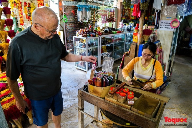 ភូមិធូប Thuy Xuan - គោលដៅដែលមិនគួររំលងពេលមកដល់ Hue - ảnh 10