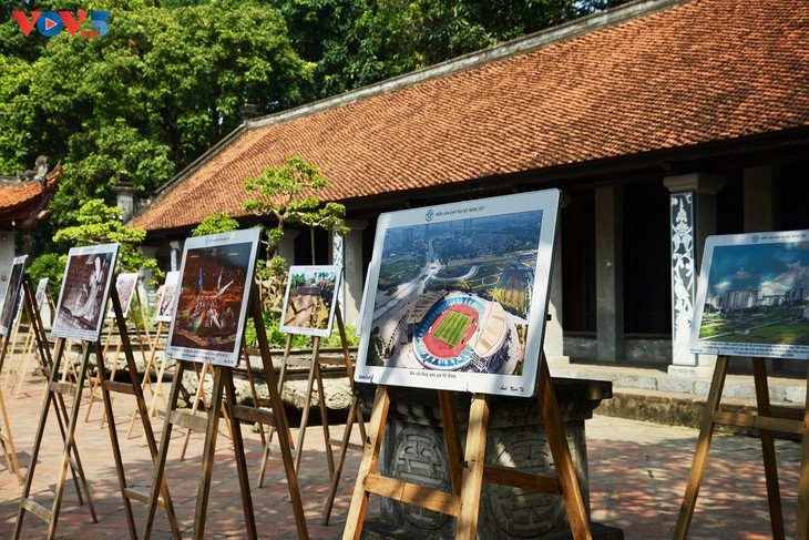 ពិព័រណ៍រូបថត “ហាណូយក្នុងដួងចិត្តខ្ញុំ”៖ ហាណូយស្ទុះឈានទៅមុខ” - ảnh 6