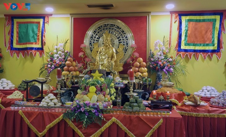 ពិធីសែនខួបស្ដេច Hung ត្រូវបានប្រារព្ធយ៉ាងឱឡារិកទាំងនៅក្នុងនិងក្រៅប្រទេស - ảnh 12