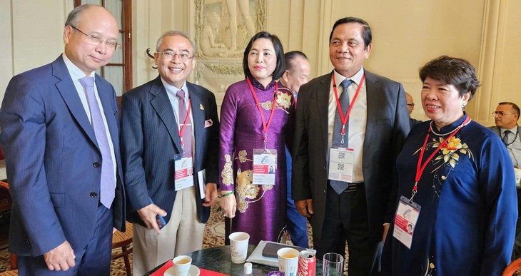 អនុប្រធានរដ្ឋសភាវៀតណាមលោកស្រី Nguyen Thi Thanh ជួបសន្ទនាទ្វេភាគីនៅមហាសន្និបាត APF លើកទី៥០ - ảnh 2