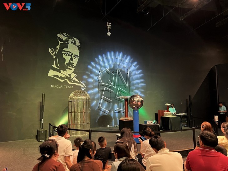 មជ្ឈមណ្ឌលស្វែងរុករកវិទ្យាសាស្ត្រ Quy Nhon៖ នាំវិទ្យាសាស្រ្តកាន់តែខិតជិតដល់ សាធារណជន - ảnh 13