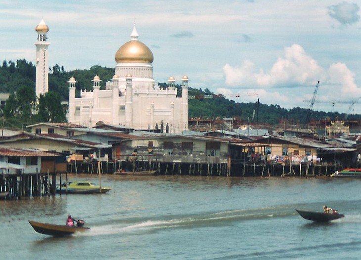 ភូមិបណ្ដែតទឹក Kampong Ayer  - ảnh 1