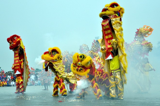 មហាស្រពរាំរបាំនាគលឹកខួបអនុស្សារវរីយ៍ទីវារំដោះរដ្ឋធានីហាណូយ - ảnh 2