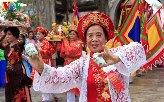 ពិធីបុណ្យរាំពស់នៅភូមិបុរាណ Le Mat - ảnh 1