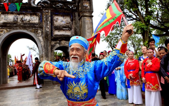 ពិធីបុណ្យរាំពស់នៅភូមិបុរាណ Le Mat - ảnh 4