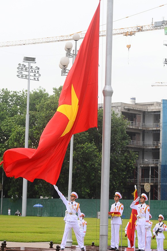 ស្ពានទូរទស្សន៍ “ពិធីគោរពទង់ជាតិជាមួយប្រជុំកោះ Truong Sa”  - ảnh 5