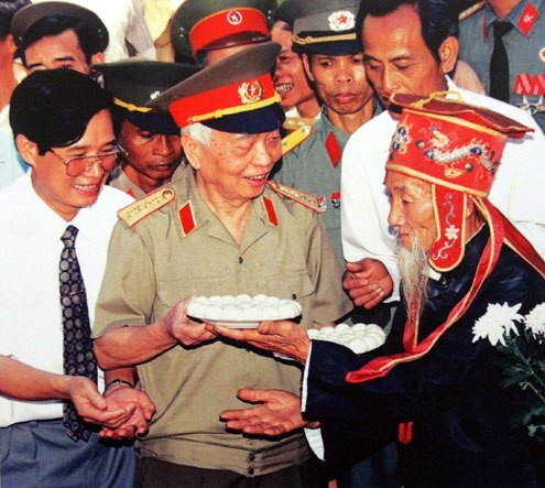 ជីវិតរបស់នាយឧត្តមសេនីយ៍ Vo Nguyen Giap តាមរយះរូបថត មួយចំនួន - ảnh 38