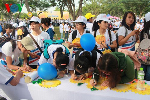 ការធ្វើធម្មយាត្រាជួយជ្រោមជ្រែងទិវាជនពិការអន្តរជាតិ - ảnh 10