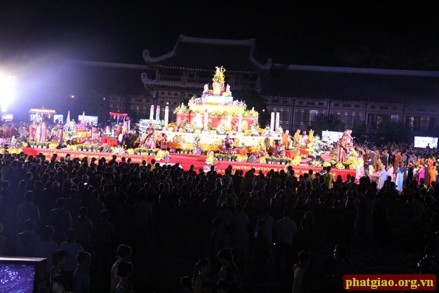 បណ្ដាកម្មវិធីនៃមហាវិសាខបូជា២០១៤ - ảnh 1