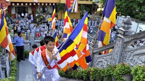 បណ្តាតំបន់ក្នុងទូទាំងប្រទេសវៀតណាមរៀបចំមហាវិសាកបូជាឆ្នាំ ២០១៤ - ảnh 1