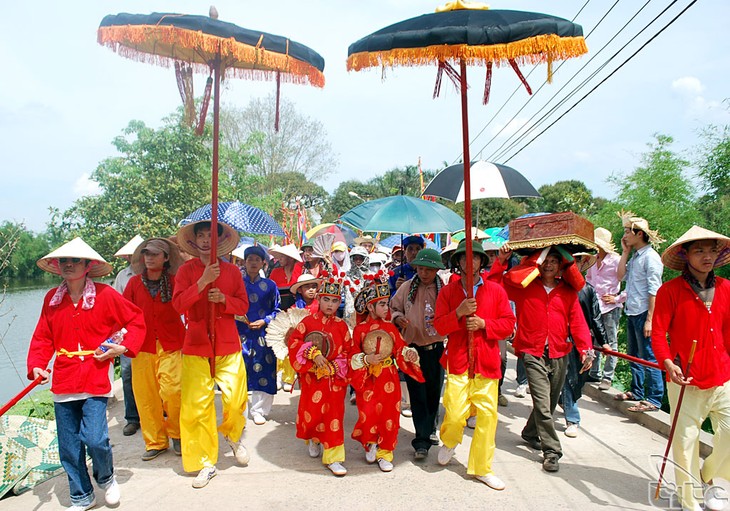 បុណ្យ Giong ជានិមិត្តរូបរបស់បំណងប្រាថ្នាសេរីភាព - ảnh 2