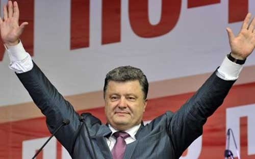 លោក  Petro Poroshenko ជាប់ឆ្នោតក្នុងការបោះឆ្នោតប្រធានាធិបតីនៅអ៊ុយក្រែន  - ảnh 1